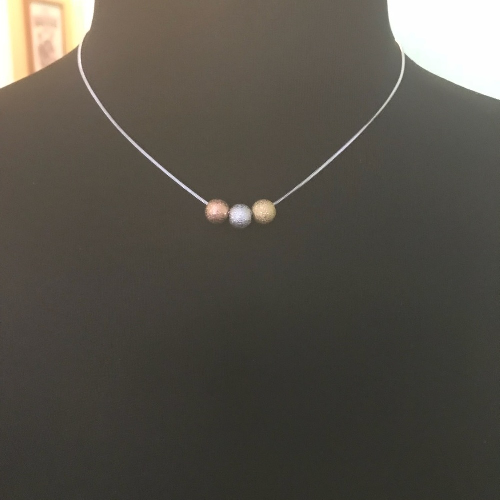 Multi toned necklace